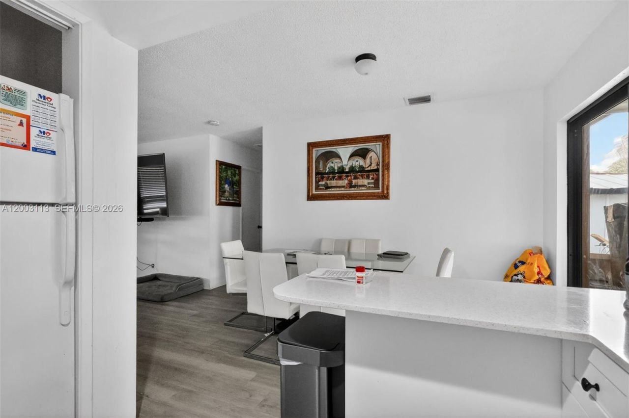 5814 Cleveland St , Hollywood, FL 33021 Photo