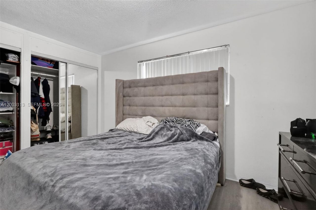 5814 Cleveland St , Hollywood, FL 33021 Photo