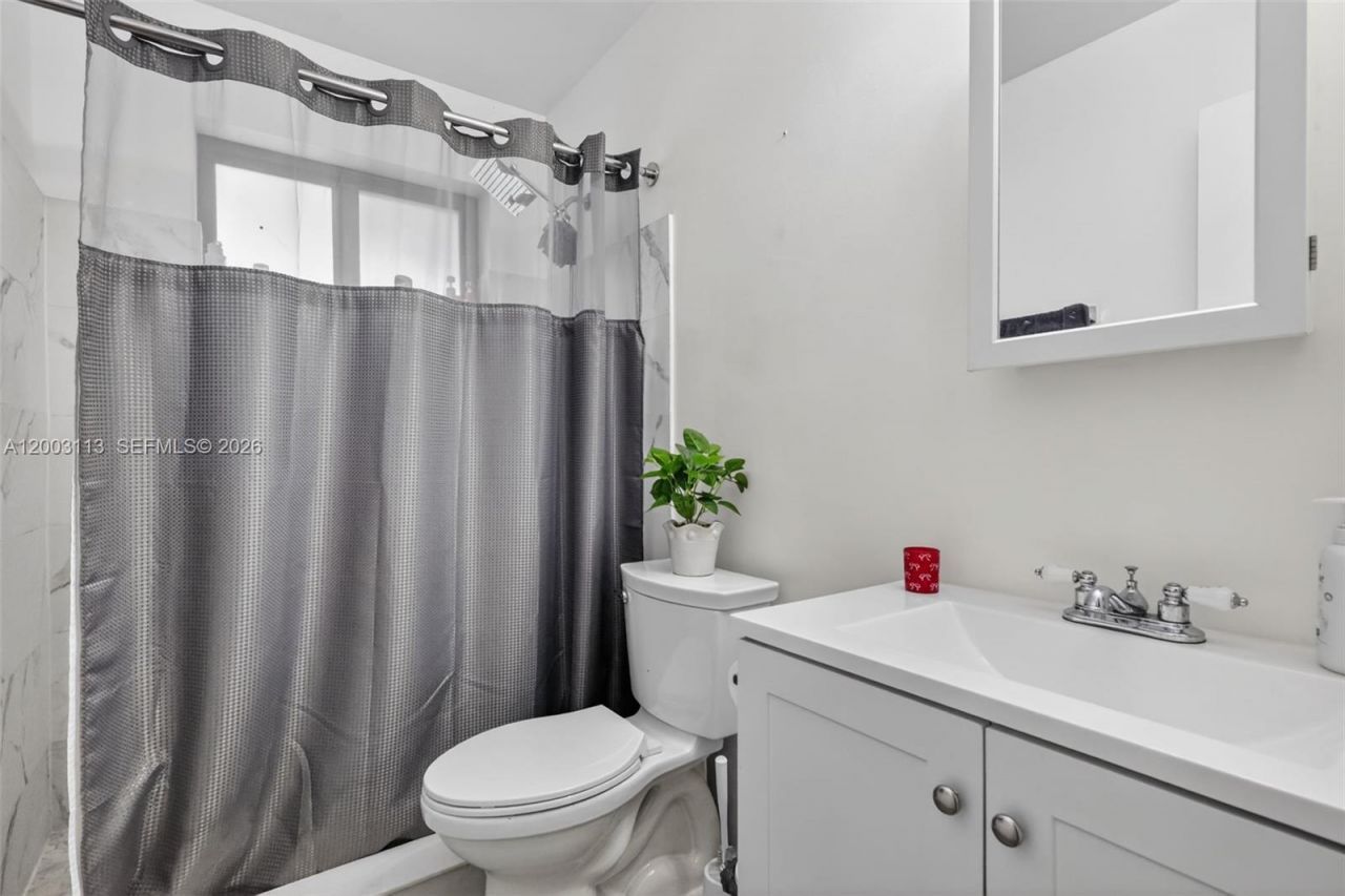 5814 Cleveland St , Hollywood, FL 33021 Photo