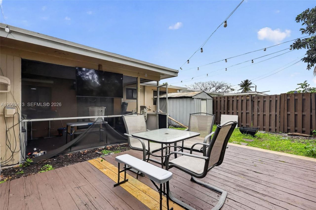 5814 Cleveland St , Hollywood, FL 33021 Photo