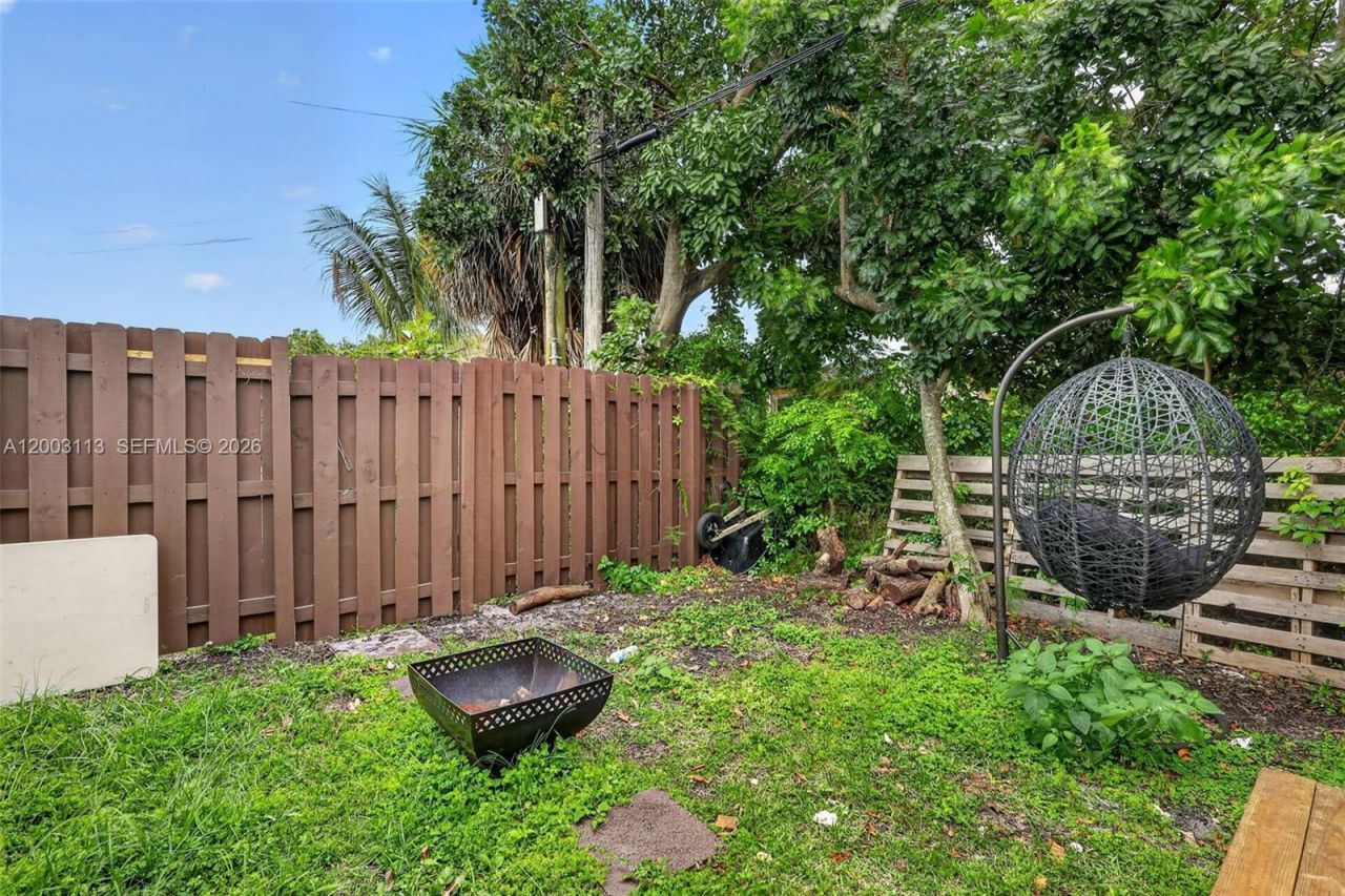 5814 Cleveland St , Hollywood, FL 33021 Photo