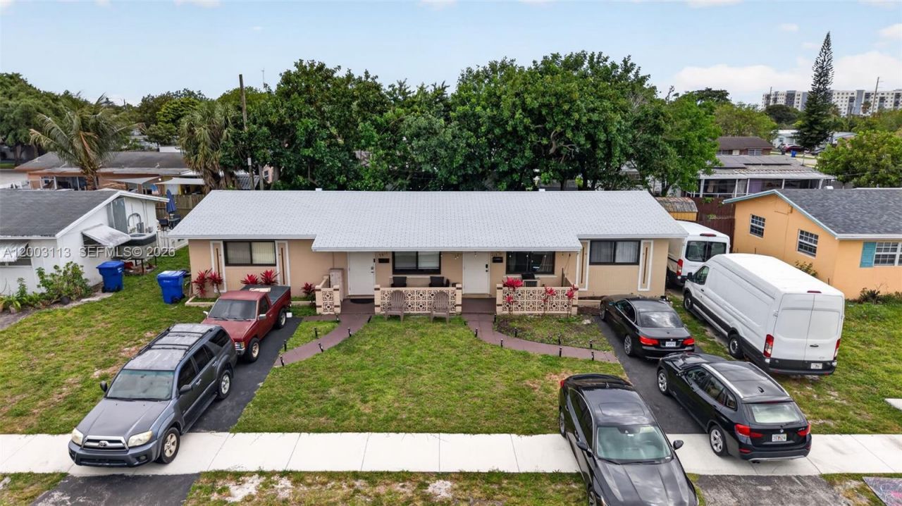 5814 Cleveland St , Hollywood, FL 33021 Photo