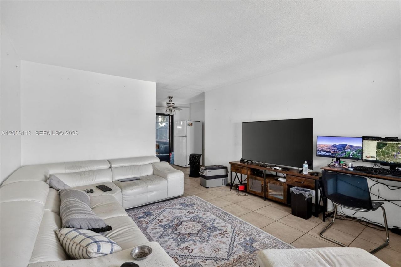 5814 Cleveland St , Hollywood, FL 33021 Photo