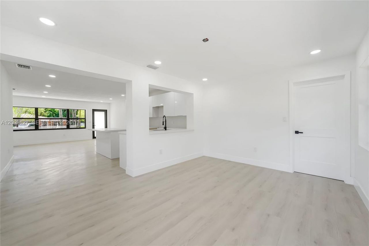 1315 NE 130th St , North Miami, FL 33161 Photo