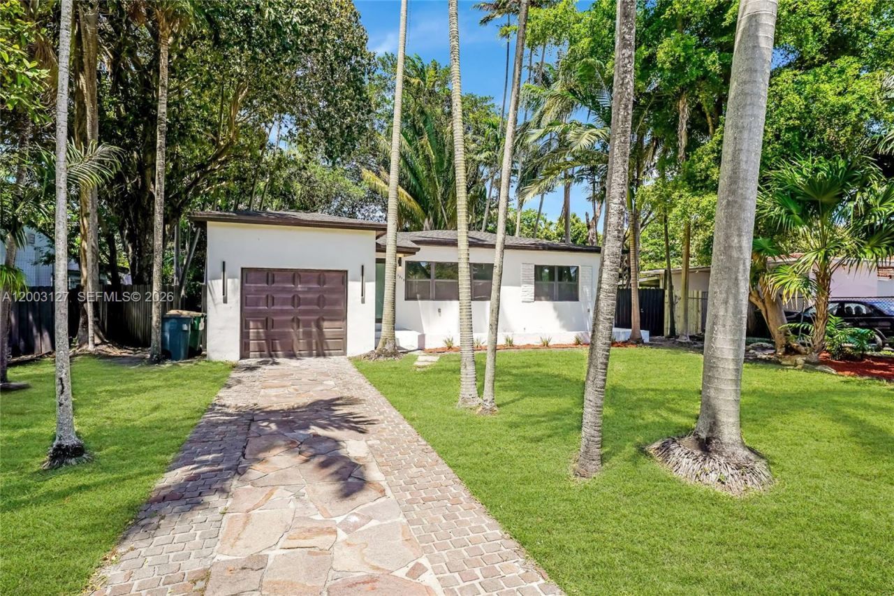 1315 NE 130th St , North Miami, FL 33161 Photo