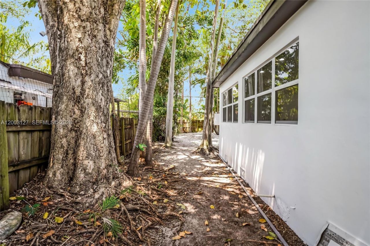 1315 NE 130th St , North Miami, FL 33161 Photo