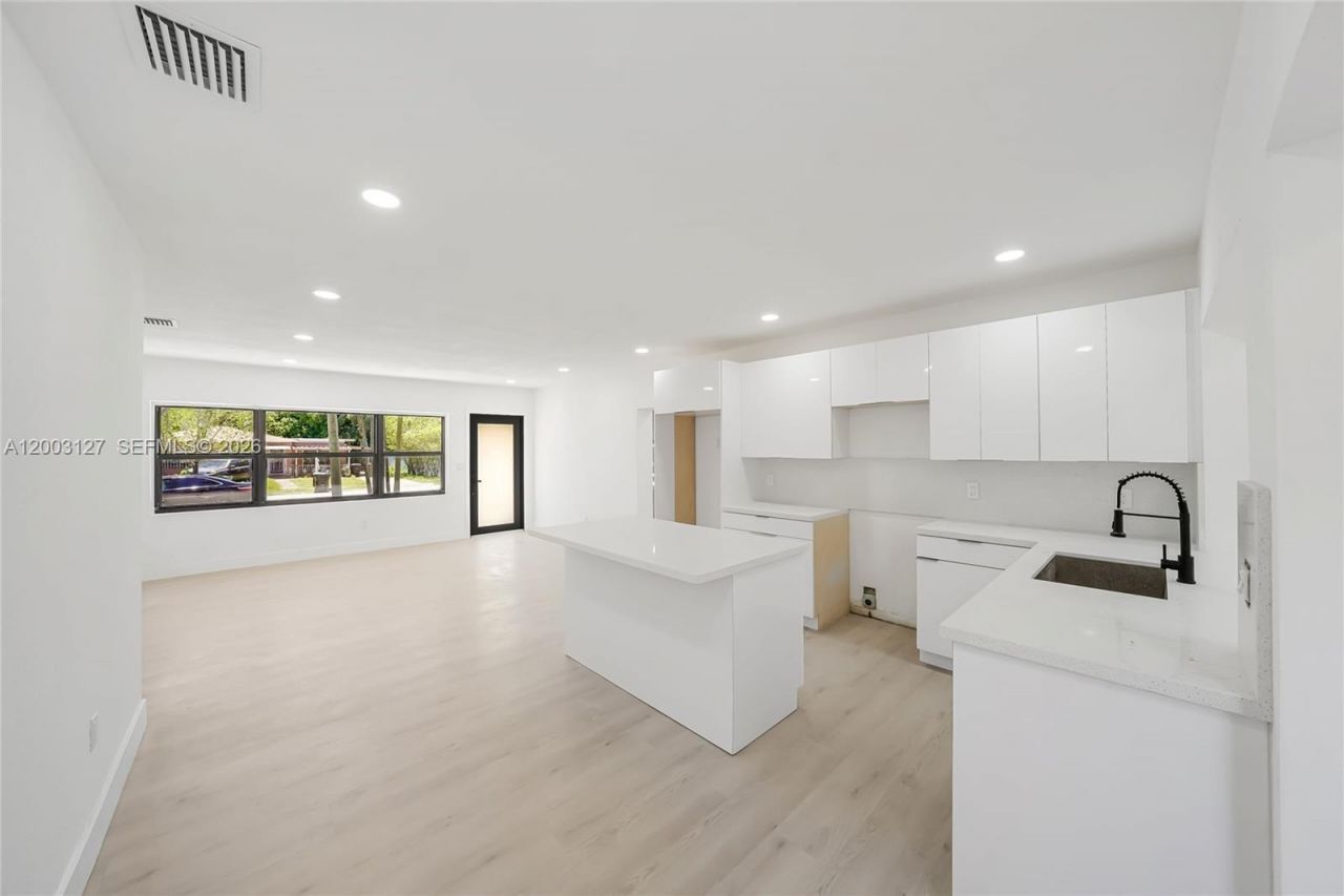 1315 NE 130th St , North Miami, FL 33161 Photo