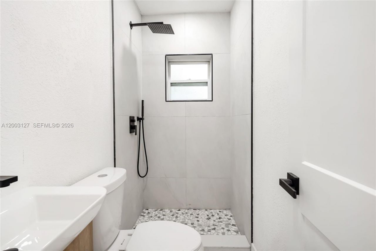 1315 NE 130th St , North Miami, FL 33161 Photo