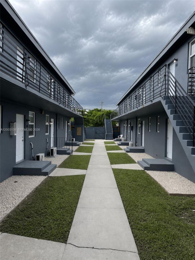 1181 NW 8th St Rd , Unit 12, Miami, FL 33136 Photo