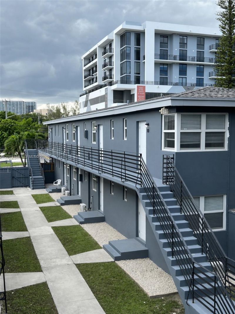 1181 NW 8th St Rd , Unit 12, Miami, FL 33136 Photo