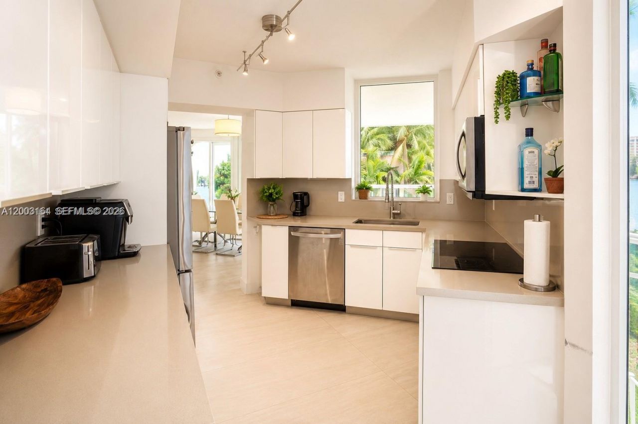 3370 Hidden Bay Dr, Unit 213, Aventura, FL 33180 Photo