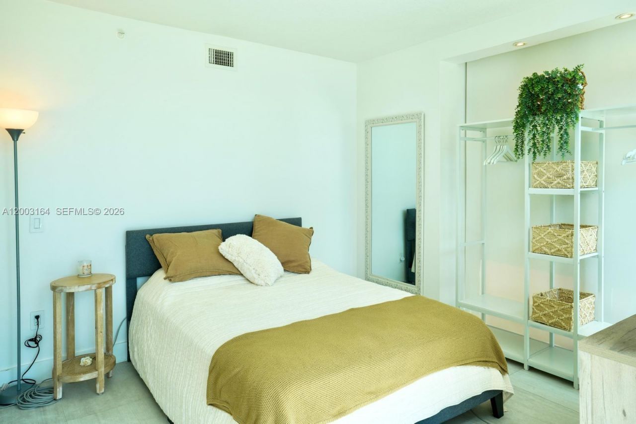 3370 Hidden Bay Dr, Unit 213, Aventura, FL 33180 Photo