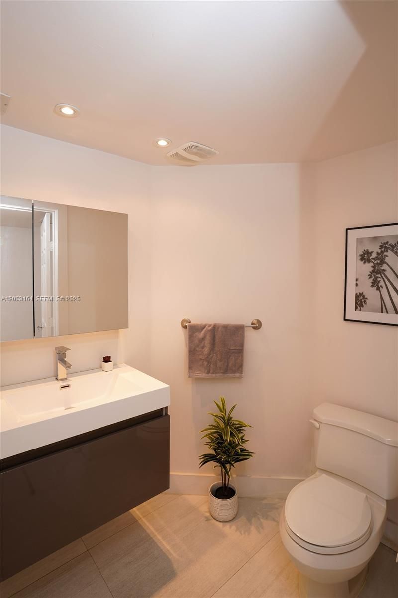 3370 Hidden Bay Dr , Unit 213, Aventura, FL 33180 Photo