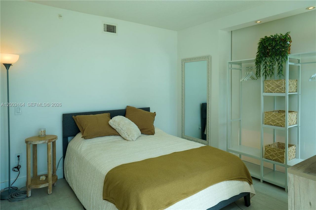 3370 Hidden Bay Dr, Unit 213, Aventura, FL 33180 Photo