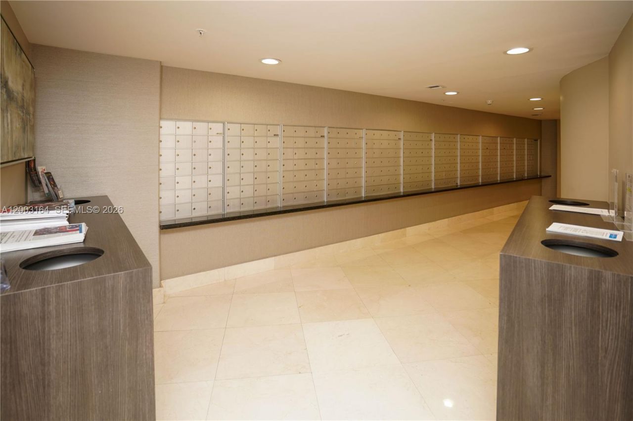 3370 Hidden Bay Dr, Unit 213, Aventura, FL 33180 Photo