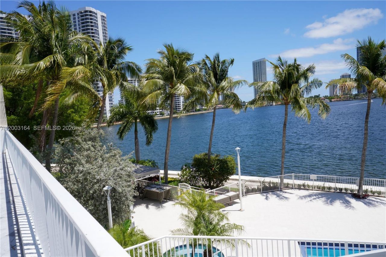 3370 Hidden Bay Dr, Unit 213, Aventura, FL 33180 Photo