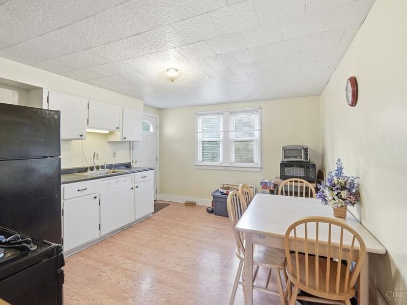 3294 Alpine Place, Cincinnati, OH 45211 Photo 13