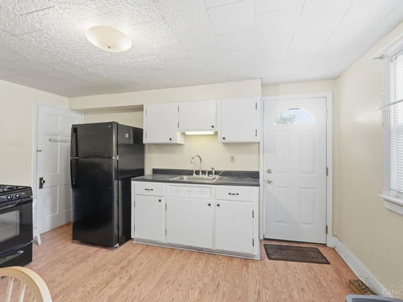 3294 Alpine Place, Cincinnati, OH 45211 Photo 14