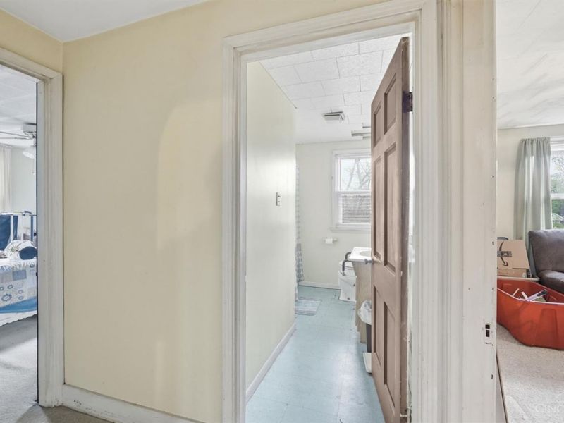 3294 Alpine Place, Cincinnati, OH 45211 Photo 19