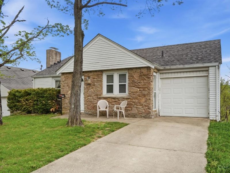 3294 Alpine Place, Cincinnati, OH 45211 Photo 3