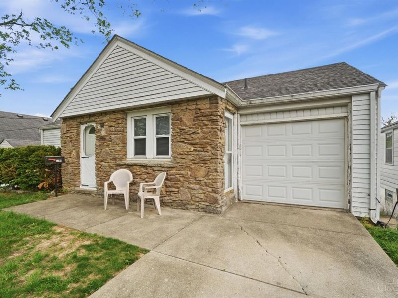 3294 Alpine Place, Cincinnati, OH 45211 Photo 4