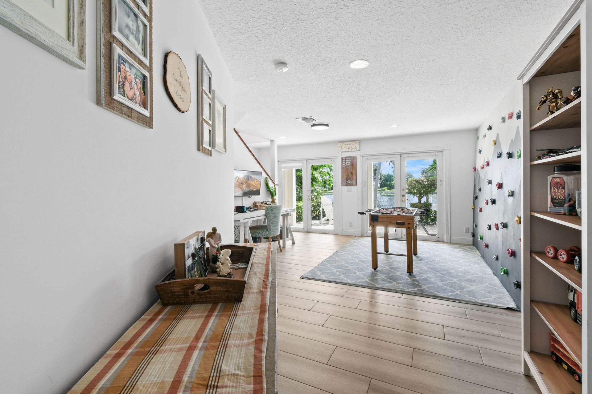 8110 W Lake Drive, West Palm Beach, FL 33406 Photo