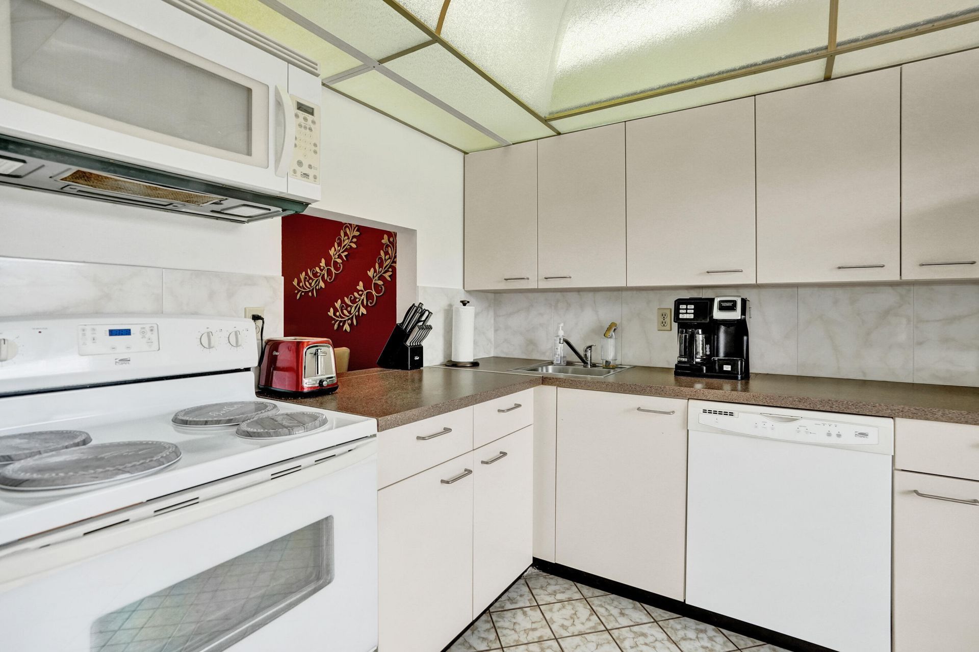 6051 NW 61st Avenue, Unit 202, Tamarac, FL 33319 Photo