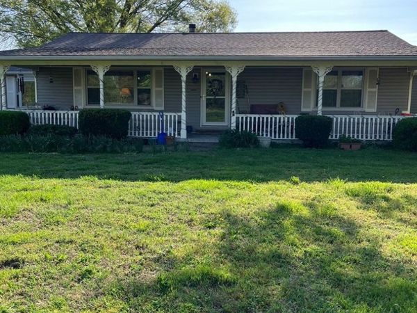 17376 Garrett Road, Johnston City, IL 62951