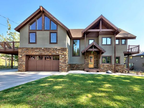 1198 Pyramid Circle, South Lake Tahoe, CA 96150