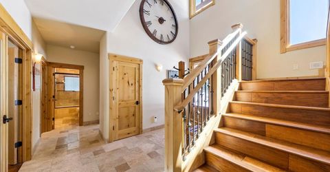 1198 Pyramid Circle, South Lake Tahoe, CA 96150 Photo