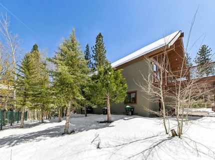 1198 Pyramid Circle, South Lake Tahoe, CA 96150 Photo
