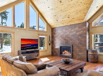 1198 Pyramid Circle, South Lake Tahoe, CA 96150 Photo