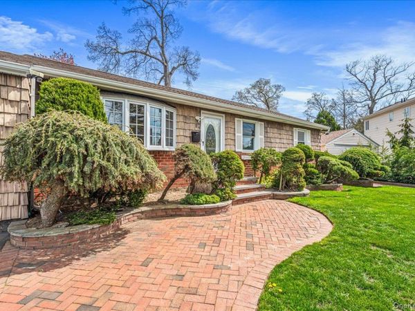 21 Norman Street, Lynbrook, NY 11563