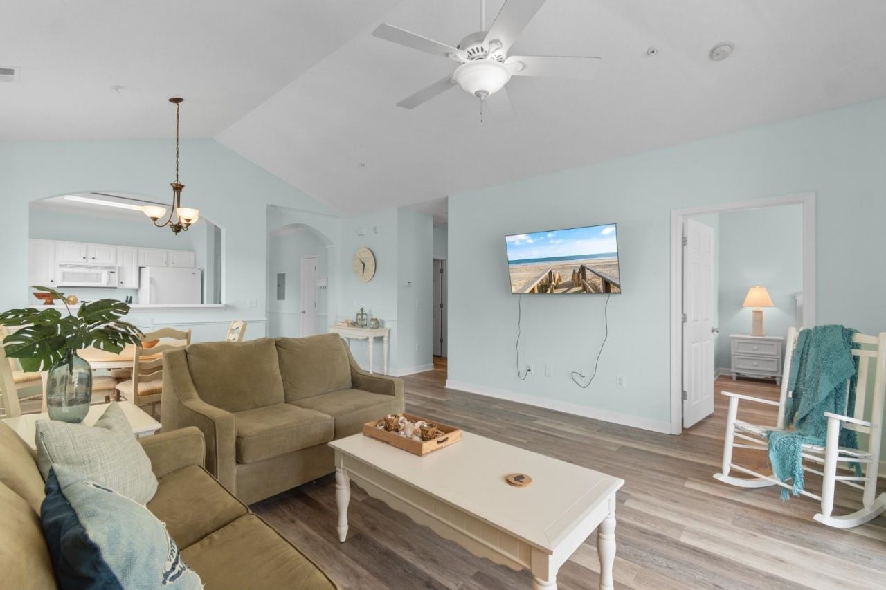 6015 Catalina Dr.  Photo 11