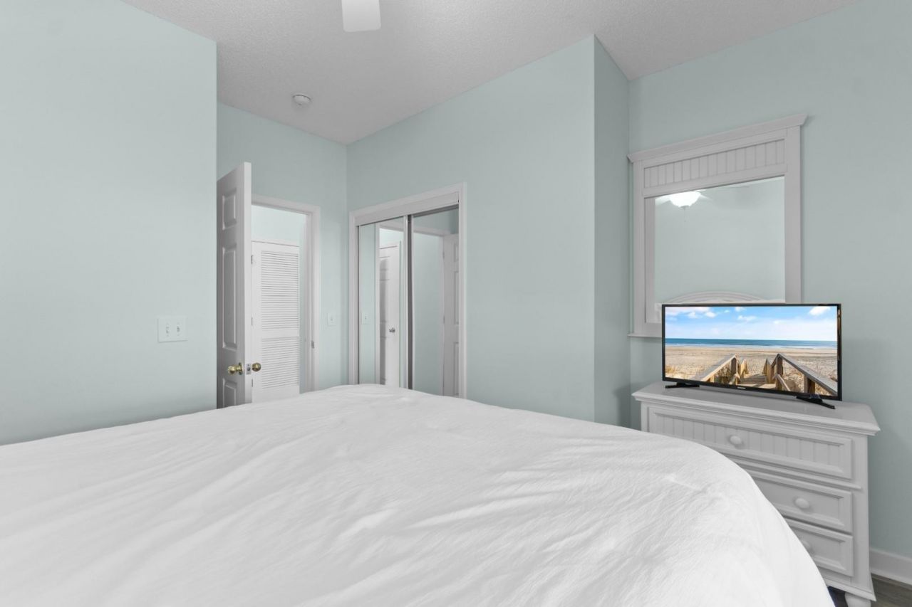 6015 Catalina Dr.  Photo 17