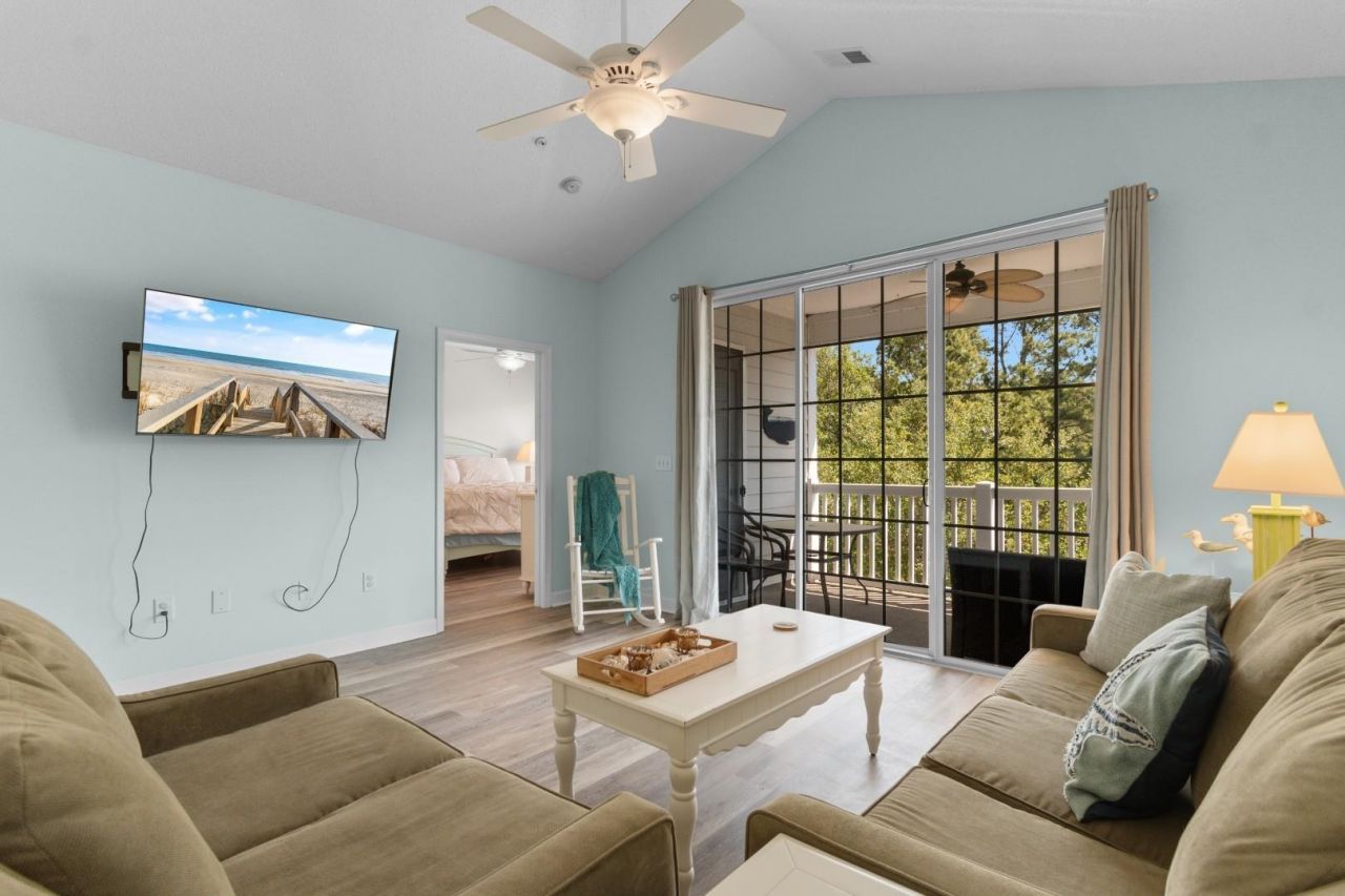 6015 Catalina Dr.  Photo 8