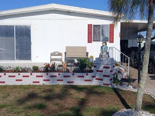 733 Leisure LN , NORTH FORT MYERS, FL 33917