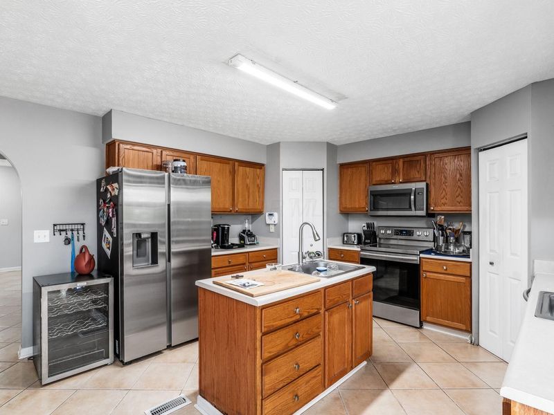 7005 Crescent Boat Lane, Canal Winchester, OH 43110 Photo 12