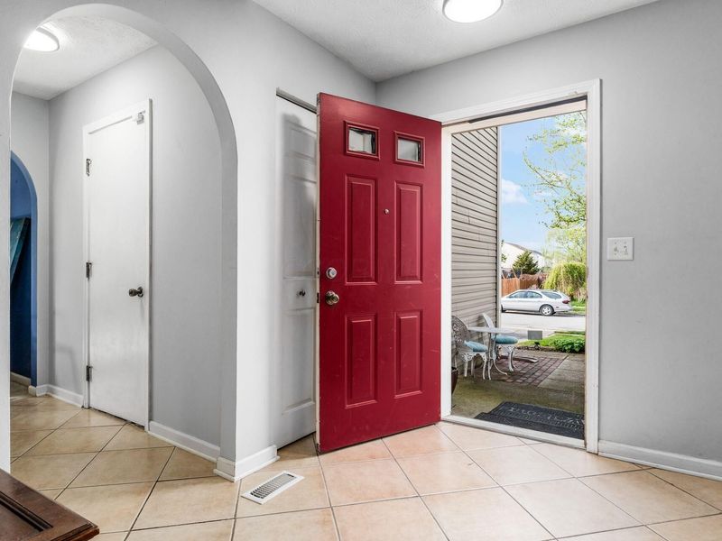 7005 Crescent Boat Lane, Canal Winchester, OH 43110 Photo 4