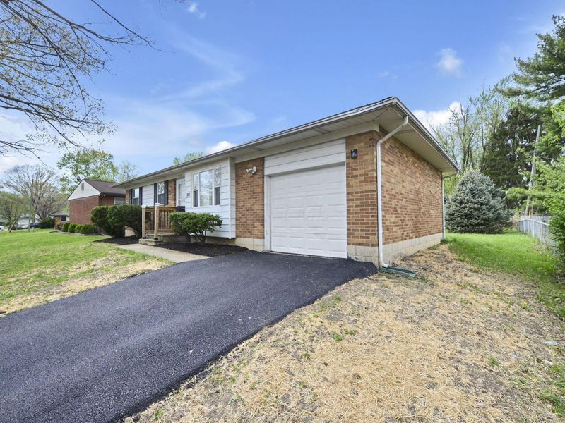 5306 Kornwal Drive , Columbus, OH 43232 Photo 4