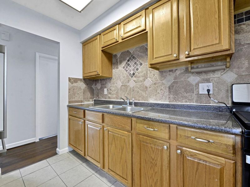 5306 Kornwal Drive , Columbus, OH 43232 Photo 9