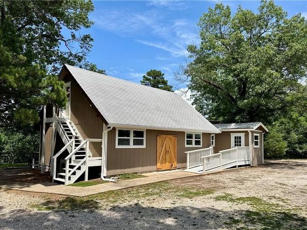 426 Van Buren , Eureka Springs, AR 72632