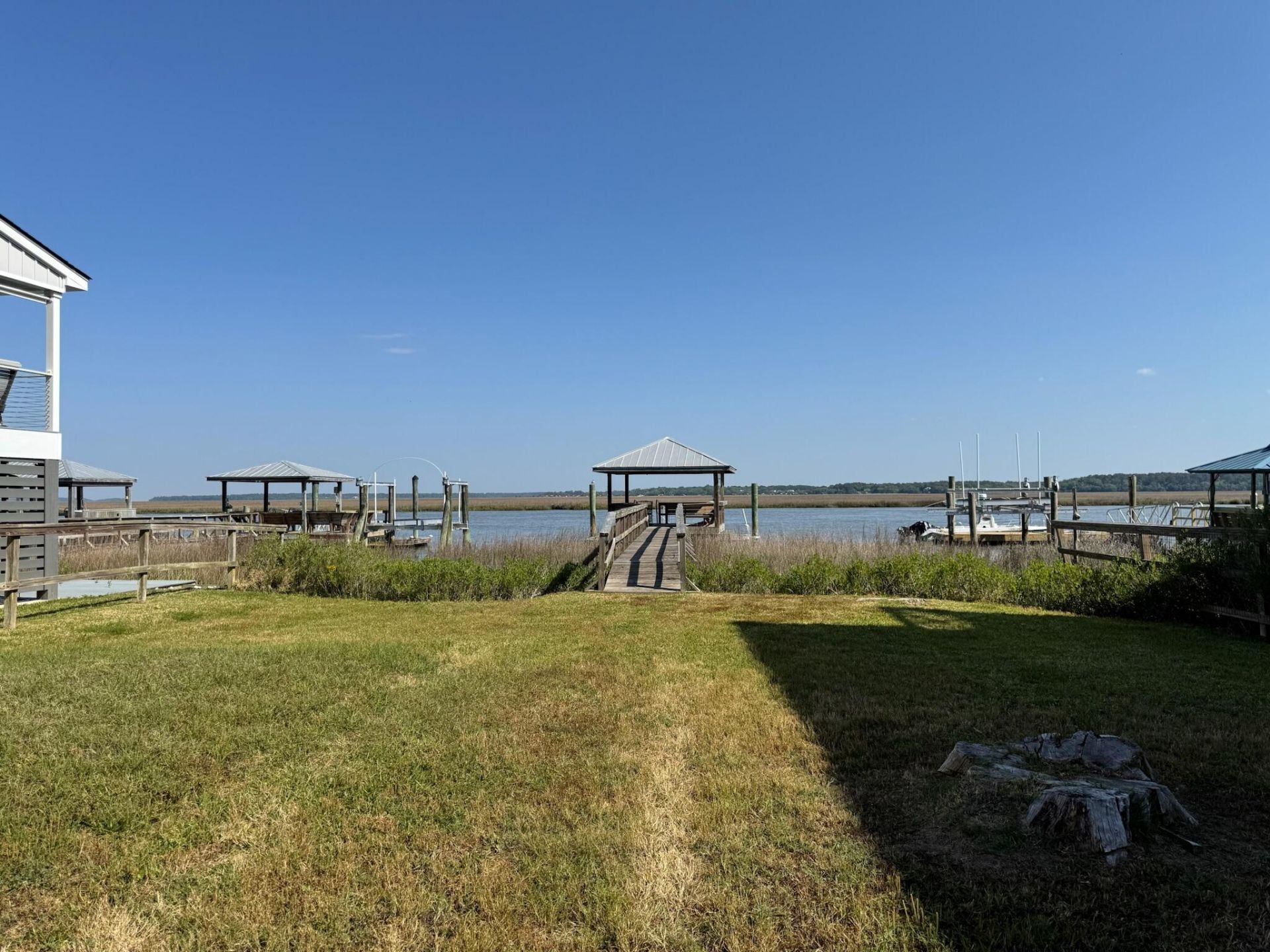 3738 Docksite Road Photo 2