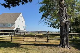 3738 Docksite Road photo 4