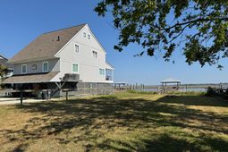 3738 Docksite Road photo 4