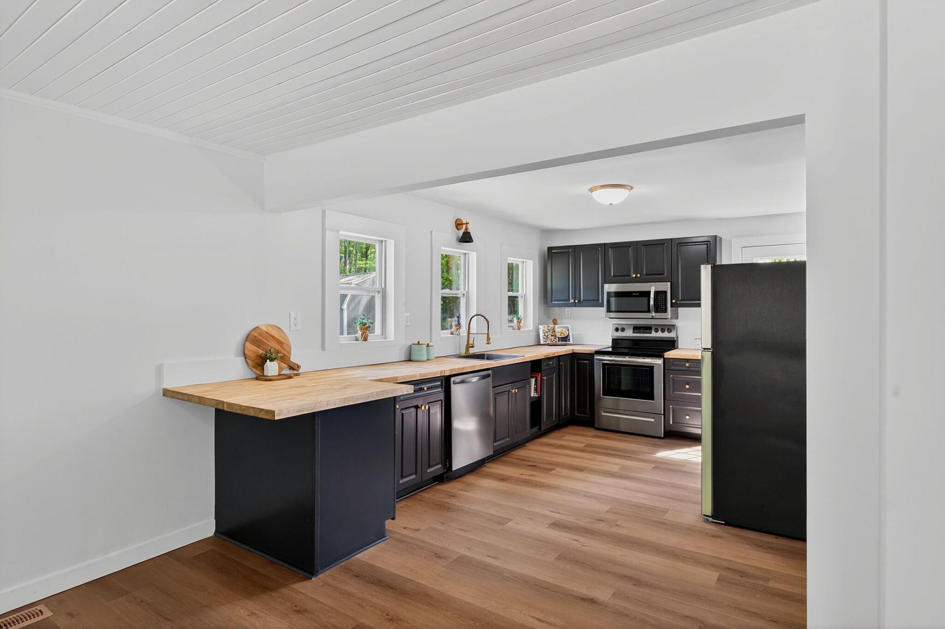 1586 Highway 15 Photo 10