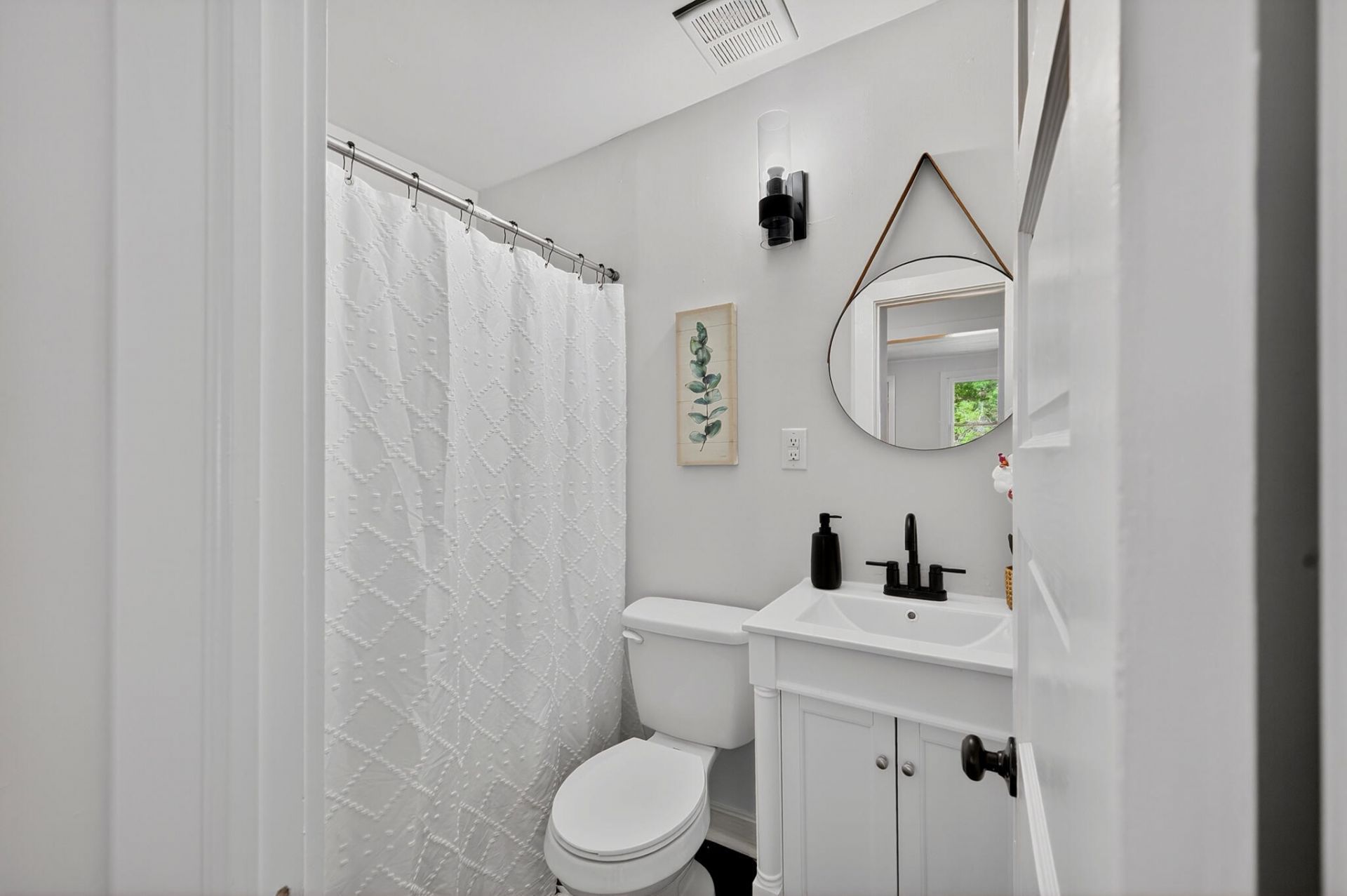 1586 Highway 15 Photo 16