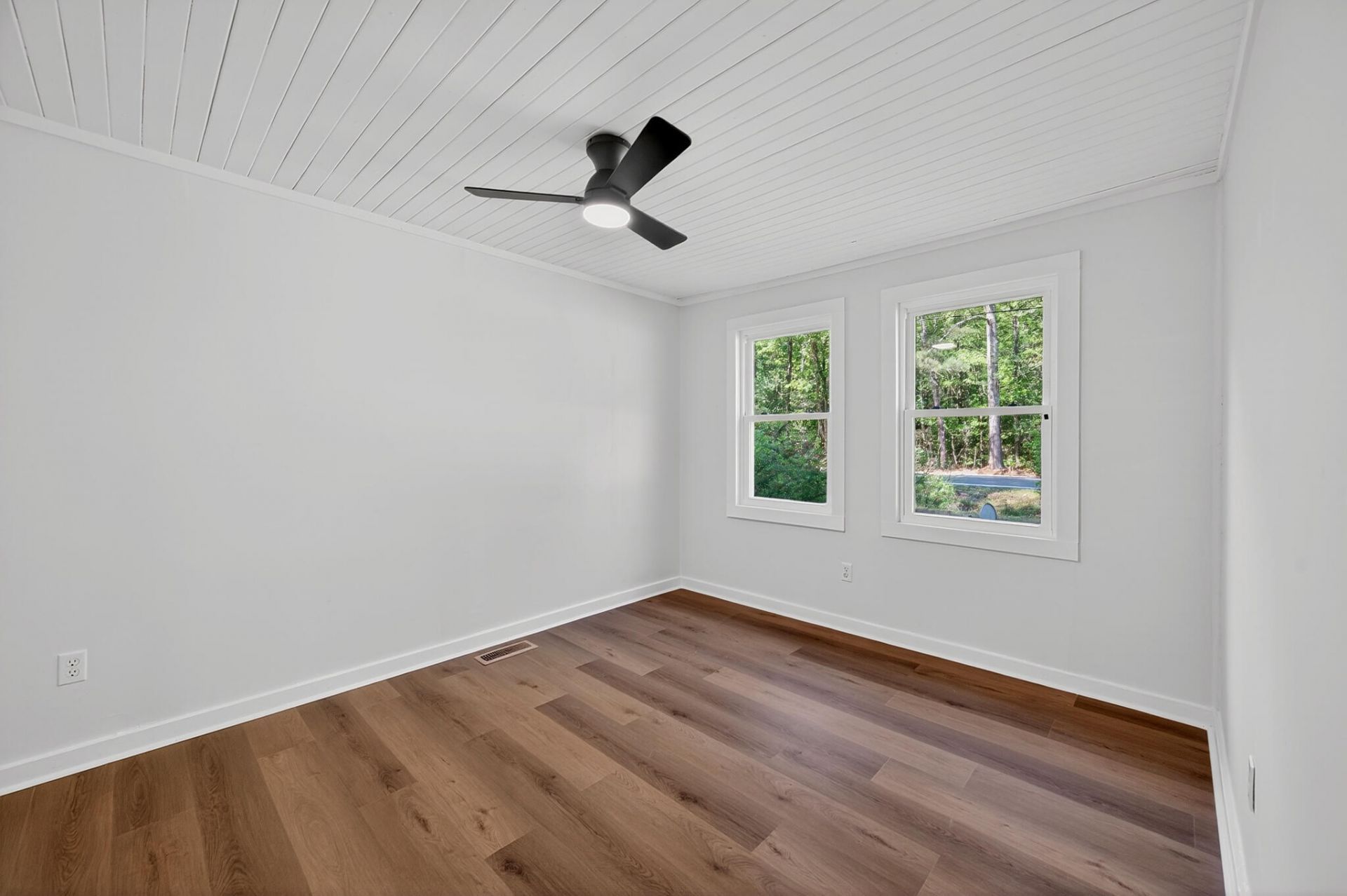 1586 Highway 15 Photo 22