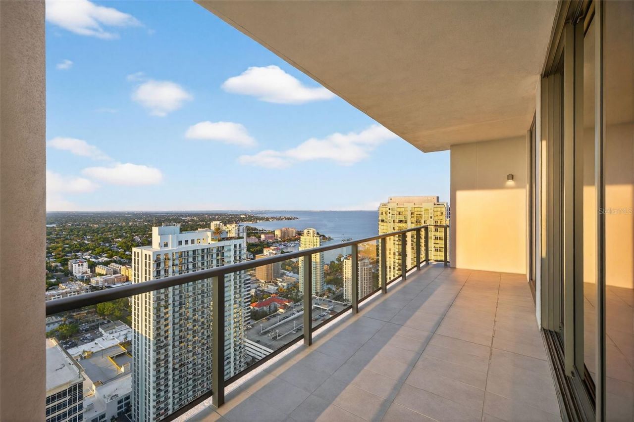 275 1st Avenue S, Unit 4101, Saint Petersburg, FL 33701 Photo