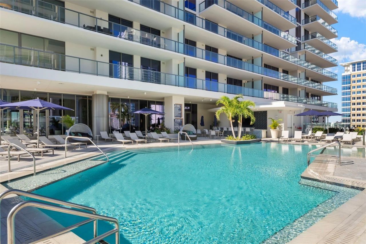 275 1st Avenue S, Unit 4101, Saint Petersburg, FL 33701 Photo